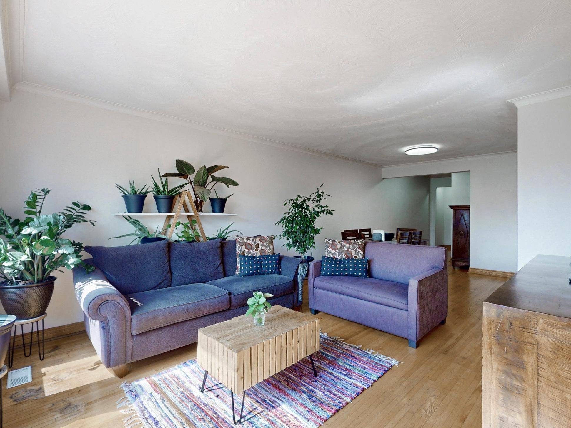 Toronto W05, ON M3L 2C3,31 Charrington CRES