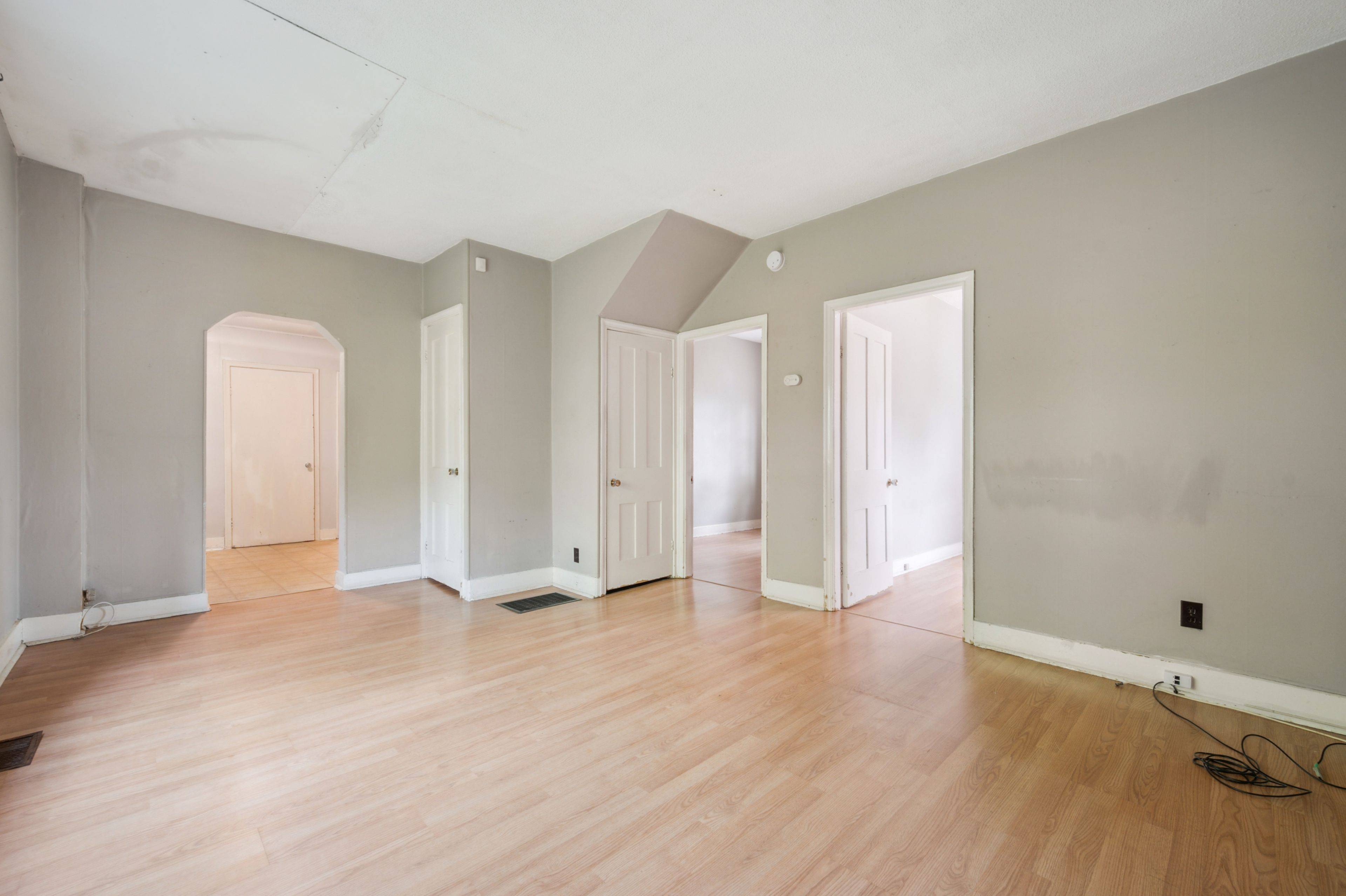 Guelph, ON N1E 4T9,79 Arthur ST N