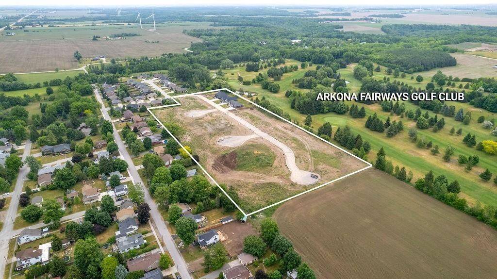 Lambton Shores, ON N0M 1B0,50 EAST GLEN DR