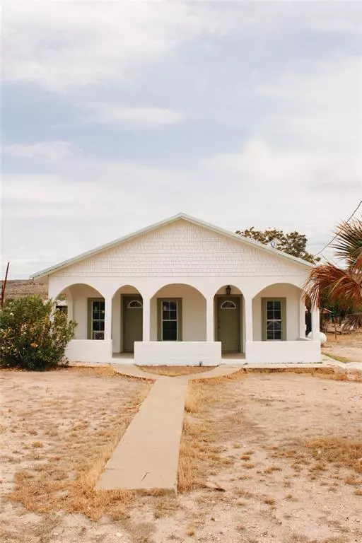 Sanderson, TX 79848,121 E Avenue B