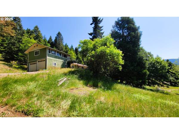 48495 MCFARLAND RD, Oakridge, OR 97463