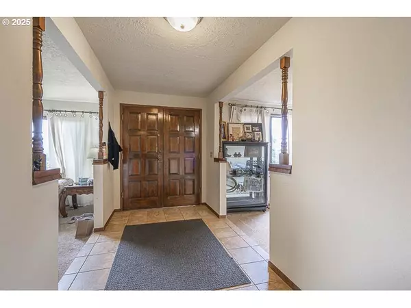Salem, OR 97304,1369 34TH AVE NW