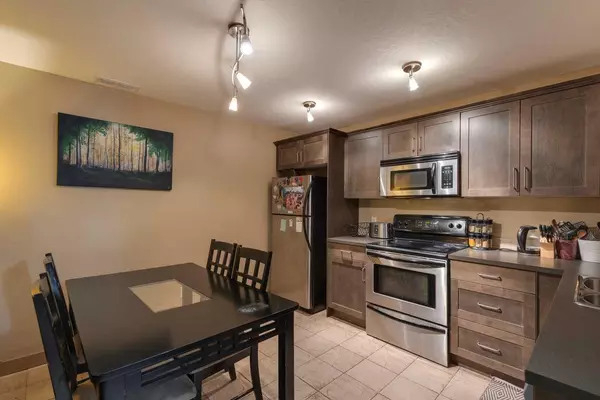 Calgary, AB T2T1E7,2121 26 AVE SW #6