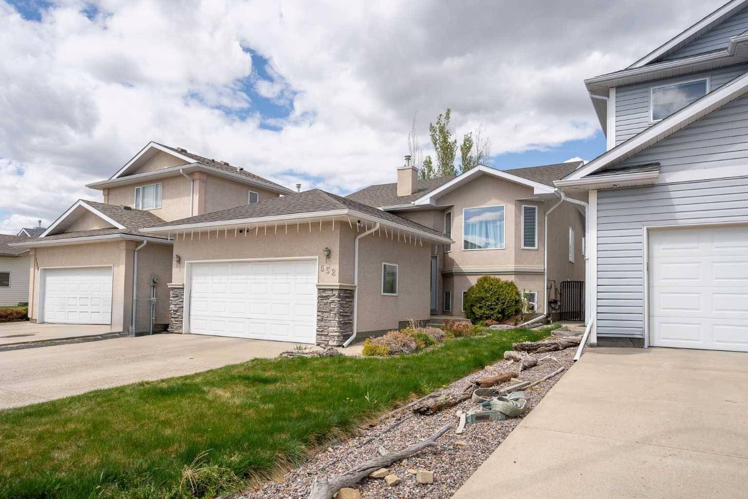 Lethbridge, AB T1K 7S5,552 Heritage BLVD W