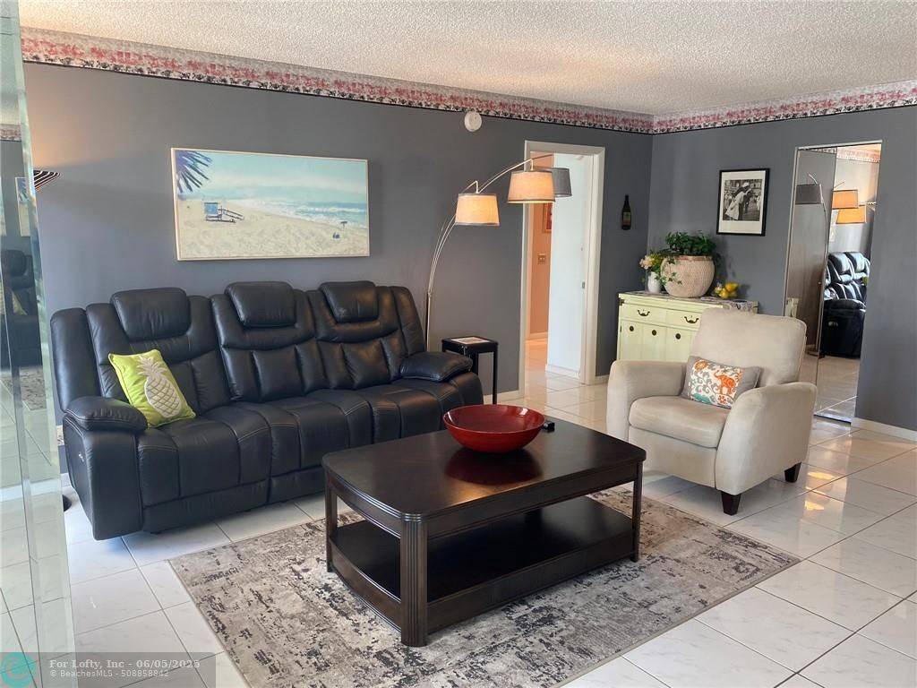 Pompano Beach, FL 33062,1010 S Ocean Blvd  #LPH15
