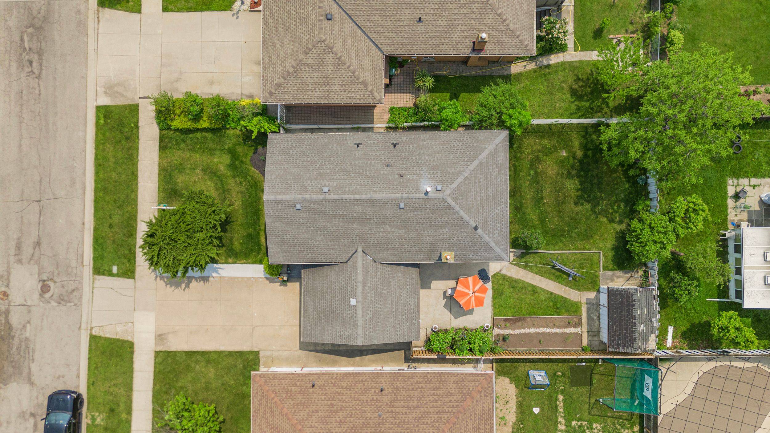 Hamilton, ON L8E 3E2,20 Ashwood CT