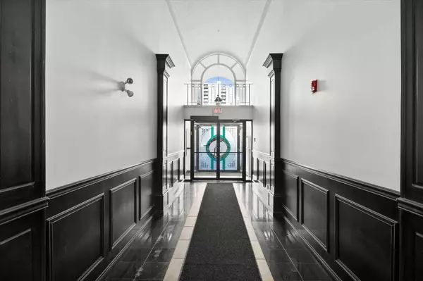 Calgary, AB T2R 0S2,923 15 AVE SW #502