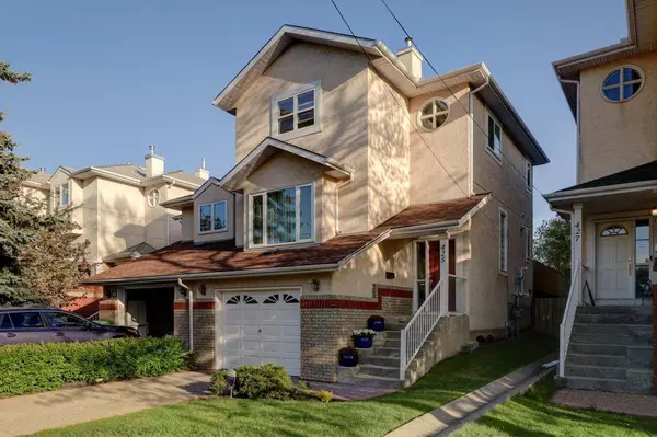 Calgary, AB T2M 4V2,425 32 AVE NW