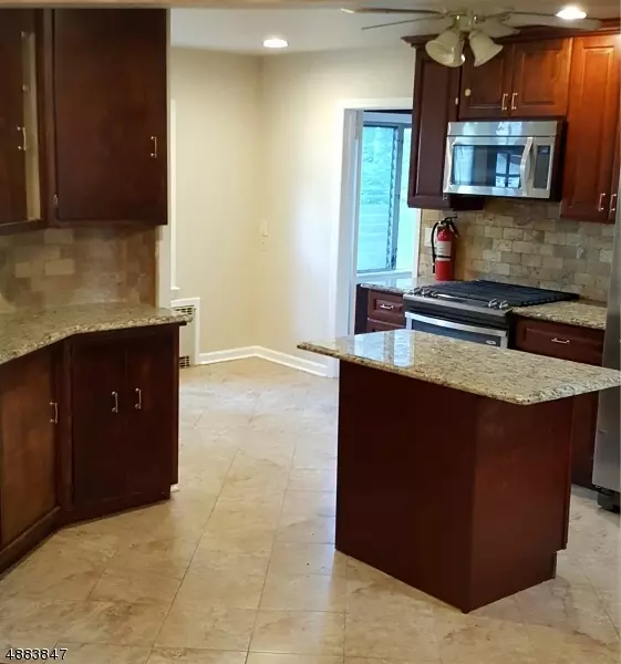 Wayne Twp., NJ 07470,36 Beechwood Dr