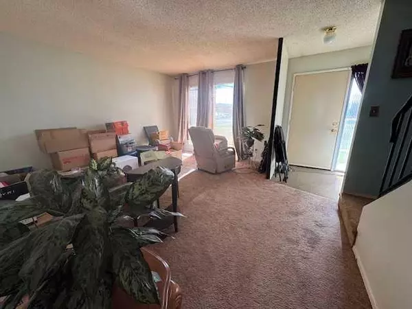 Calgary, AB T2A 6R9,318 Marlborough WAY NE