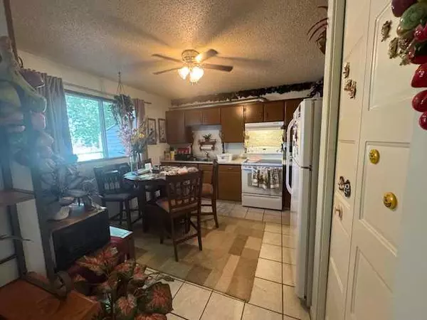 Calgary, AB T2A 6R9,318 Marlborough WAY NE