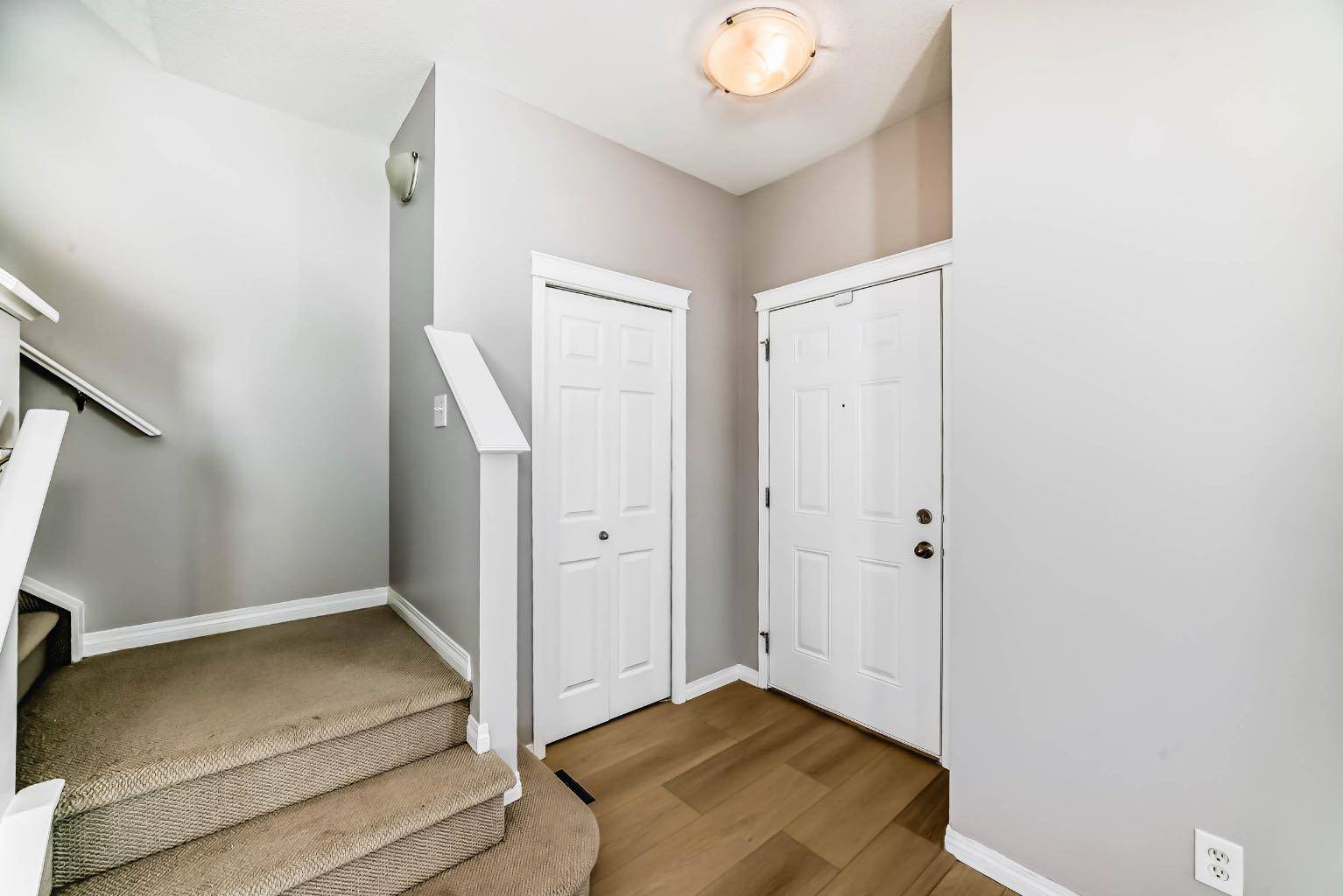 Calgary, AB T3J 0H1,111 Tarawood LN Northeast #4901