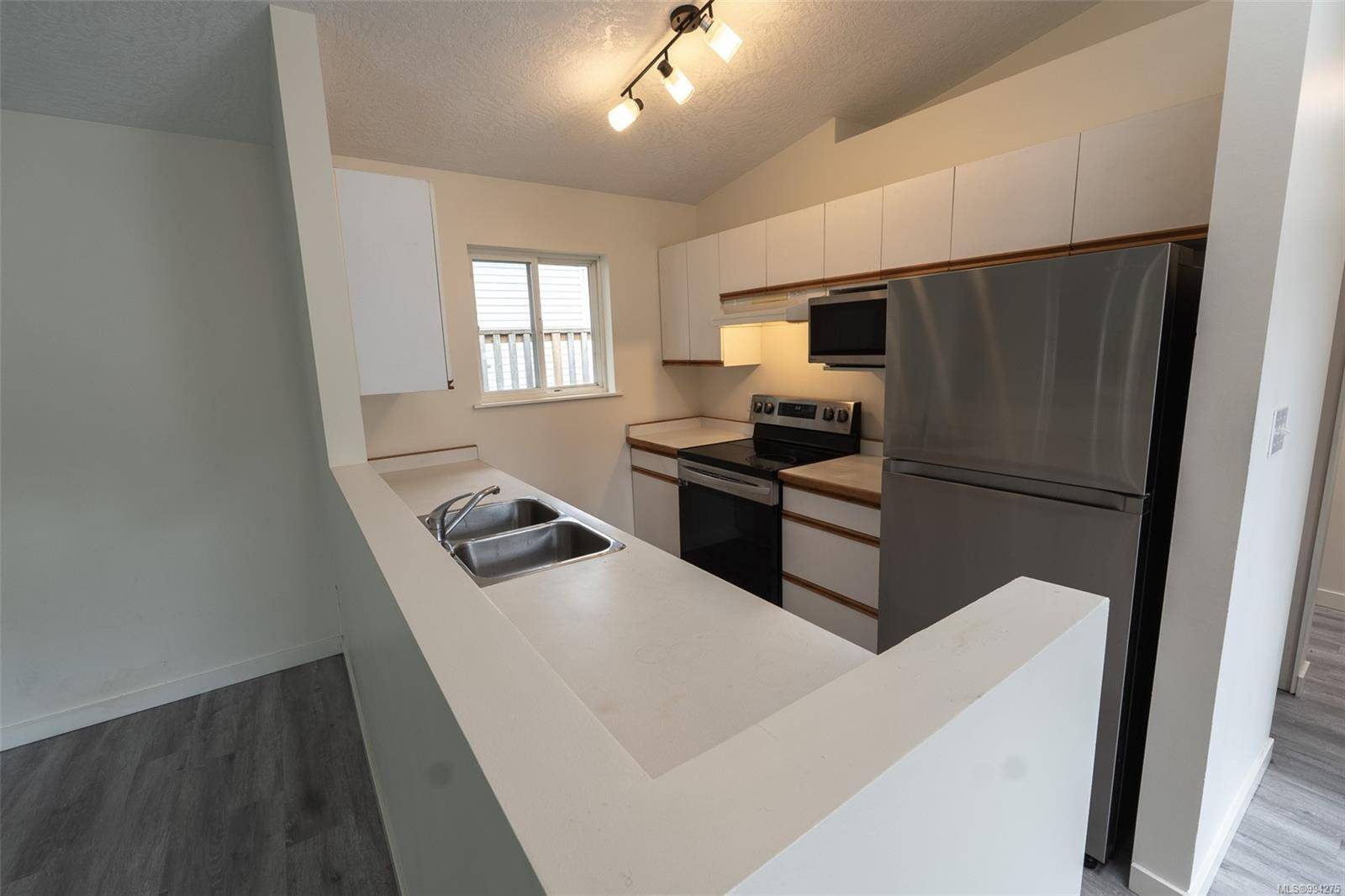 View Royal, BC V9A 2X9,1201 Craigflower Rd #23