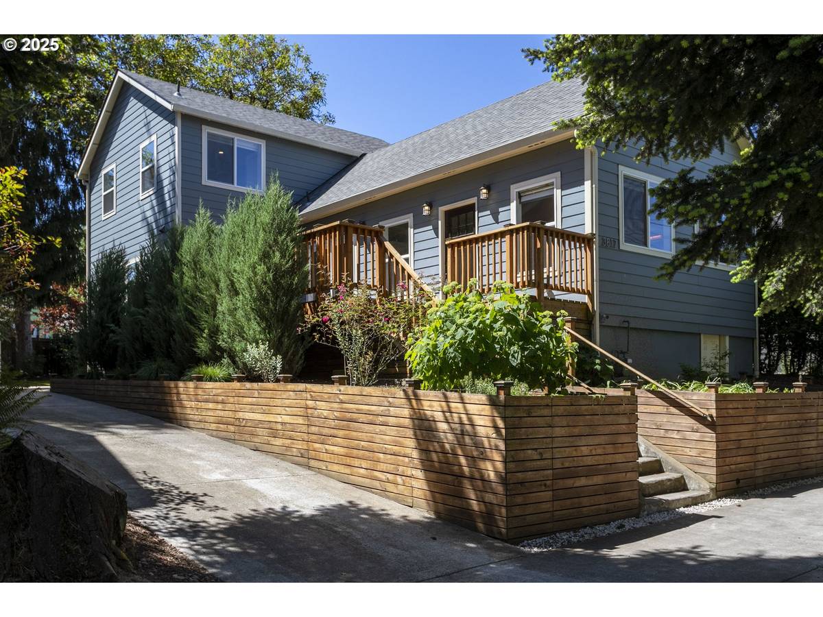 Portland, OR 97212,3817 NE 11TH AVE