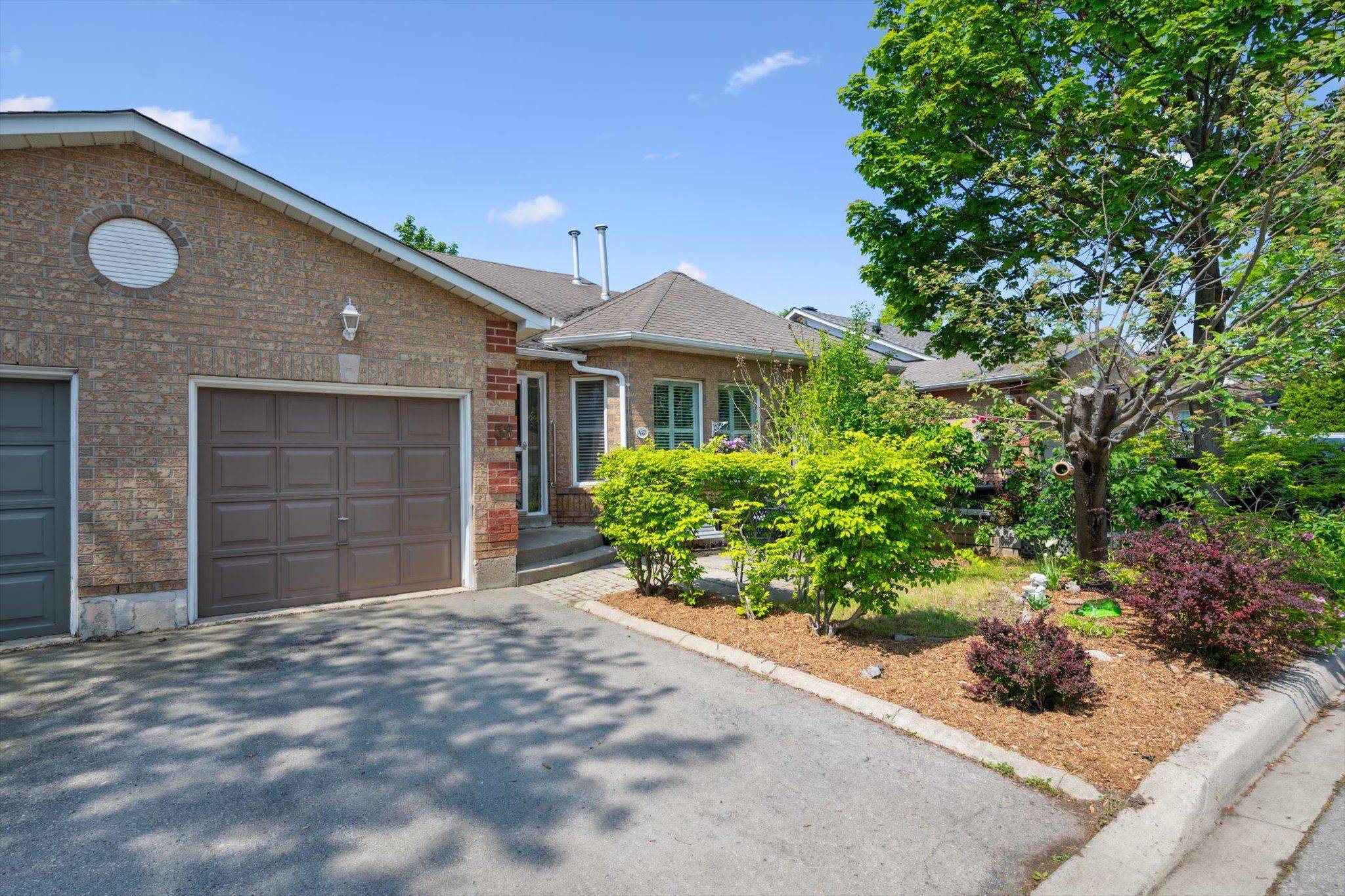 Oakville, ON L6M 3M3,1240 WESTVIEW TER #58