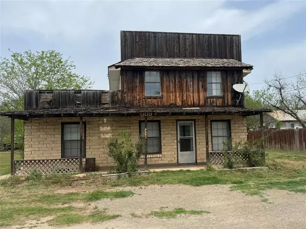 309 E Housley Street, Strawn, TX 76475