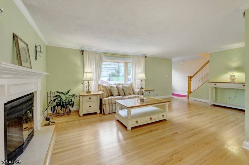 Waldwick Boro, NJ 07463,147 Lincoln Pl