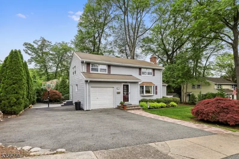 Waldwick Boro, NJ 07463,147 Lincoln Pl