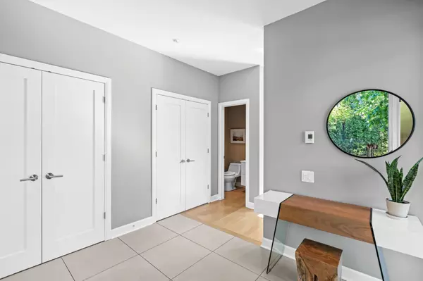 Glebe - Ottawa East And Area, ON K1S 4T2,5 Rosedale AVE