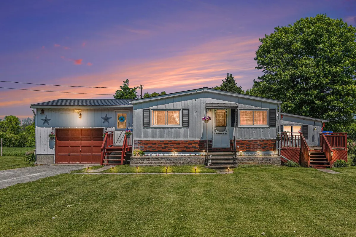 Rideau Lakes, ON K0G 1V0,1545 Highway 42 RD