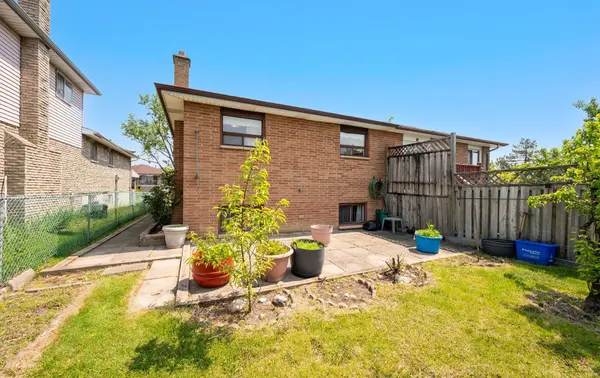 Mississauga, ON L4T 3P8,7817 Wildfern DR