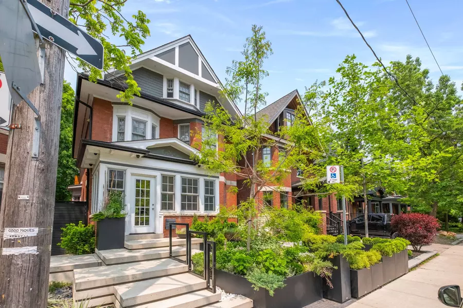 20 Fairview BLVD, Toronto E01, ON M4K 1L9