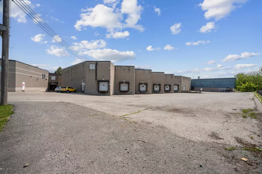 504 Kenora AVE, Hamilton, ON L8E 3X8
