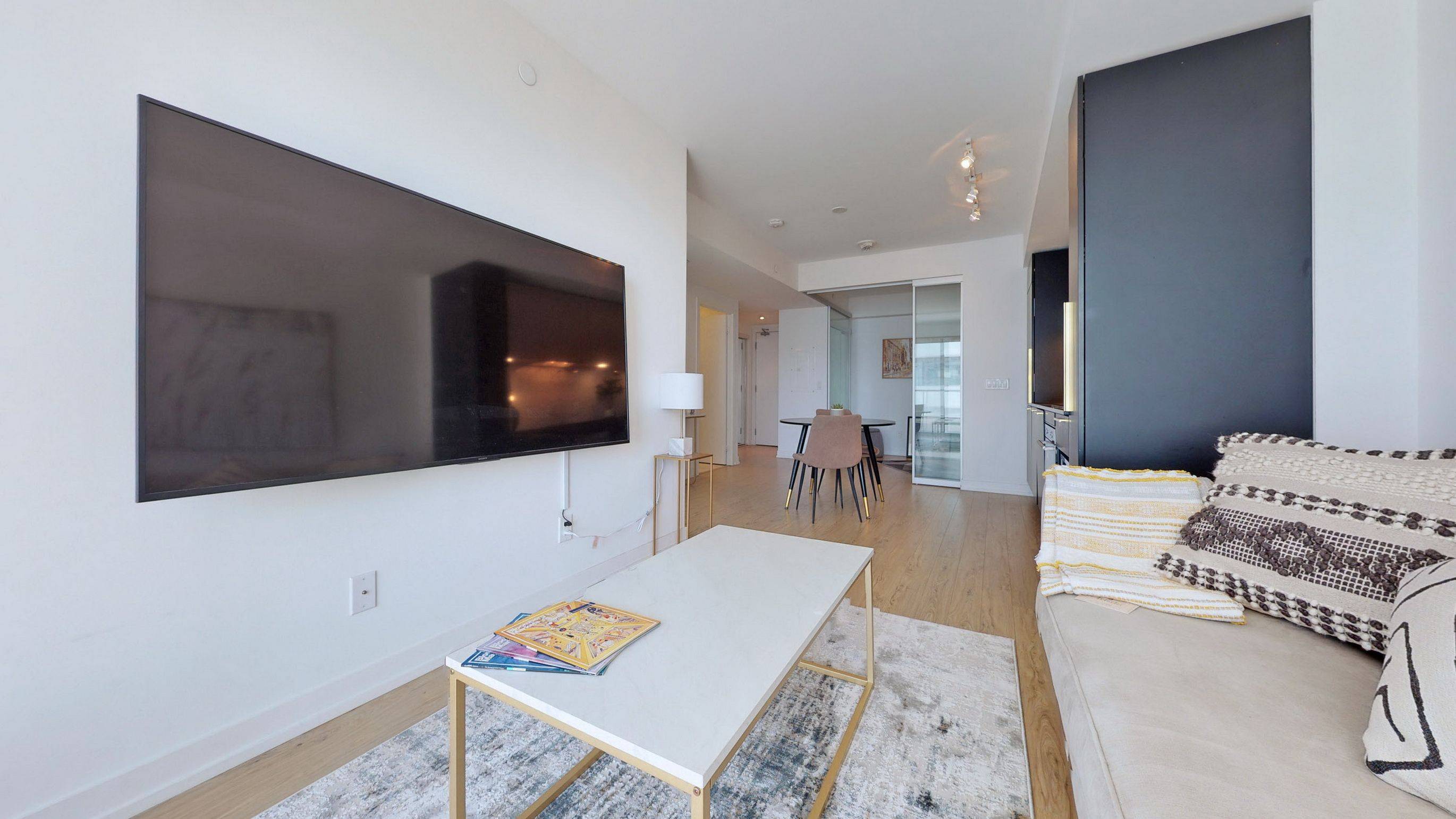 Toronto C08, ON M4Y 0E8,85 Wood ST #4002