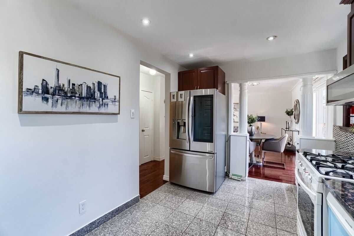 Mississauga, ON L5J 3T2,1312 Daimler RD