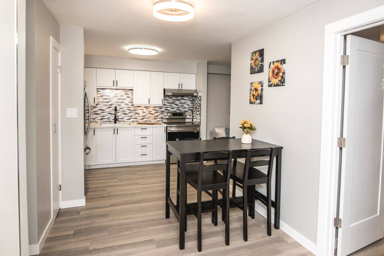 Port Colborne, ON L3K 5Z8,72 Main ST E #218