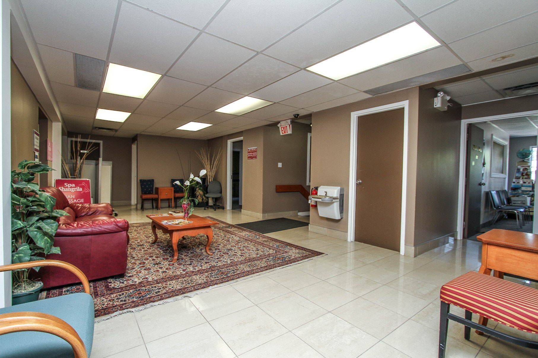 Ottawa Centre, ON K1R 5P1,508 Gladstone AVE #202