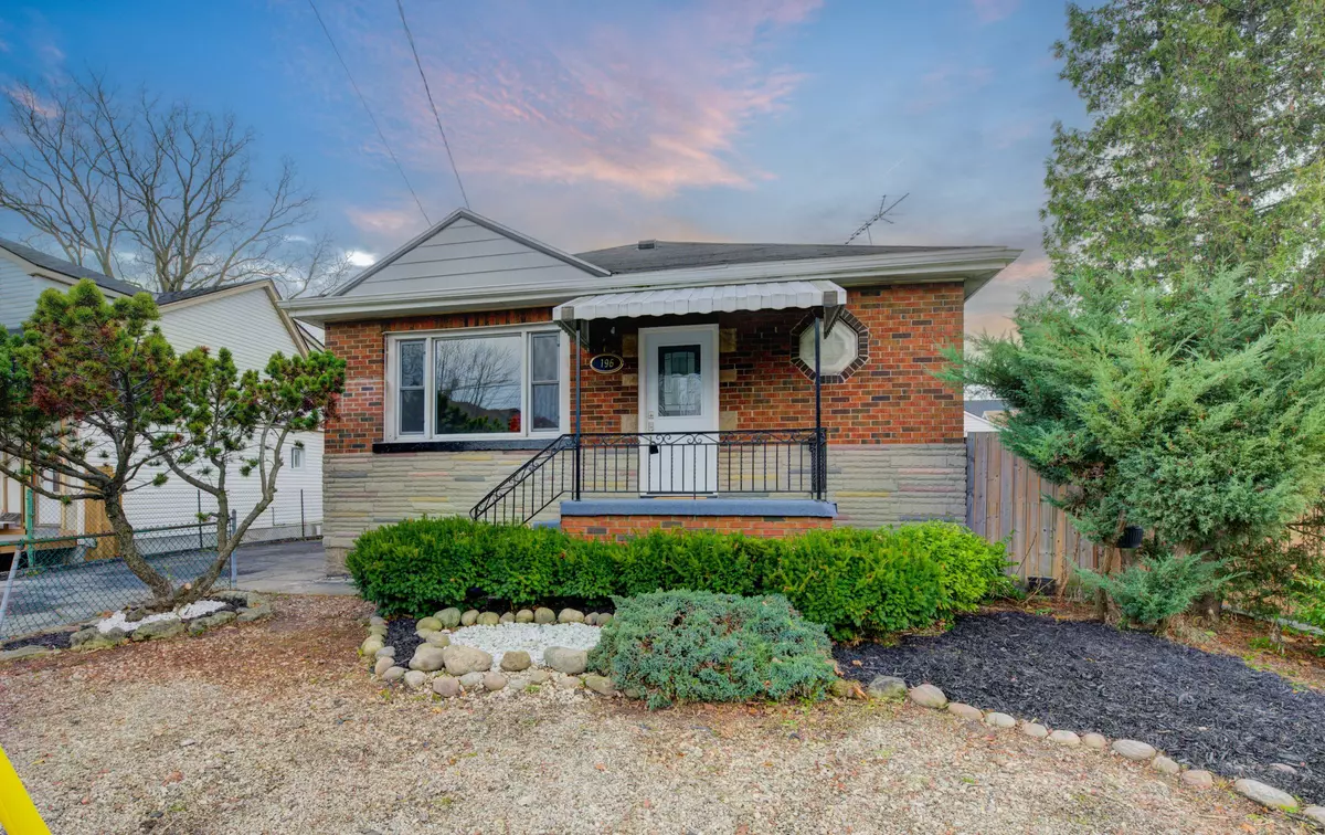 Hamilton, ON L9A 1K9,196 Queensdale AVE E