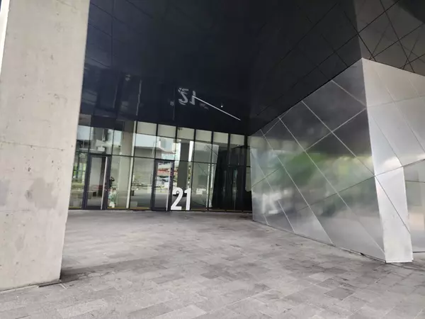 21 Lawren Harris SQ #1106, Toronto C08, ON M5A 0T4