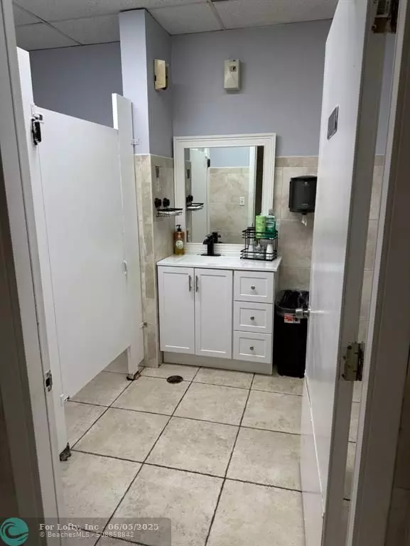 Sunrise, FL 33313,6042-6072 W oakland park