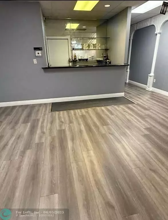 Sunrise, FL 33313,6042-6072 W oakland park