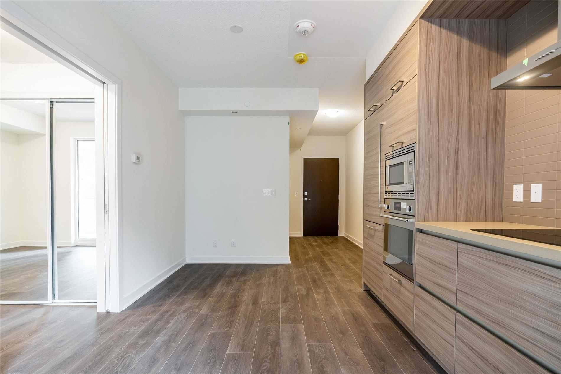 Toronto C10, ON M4S 2B4,2221 Yonge ST #306