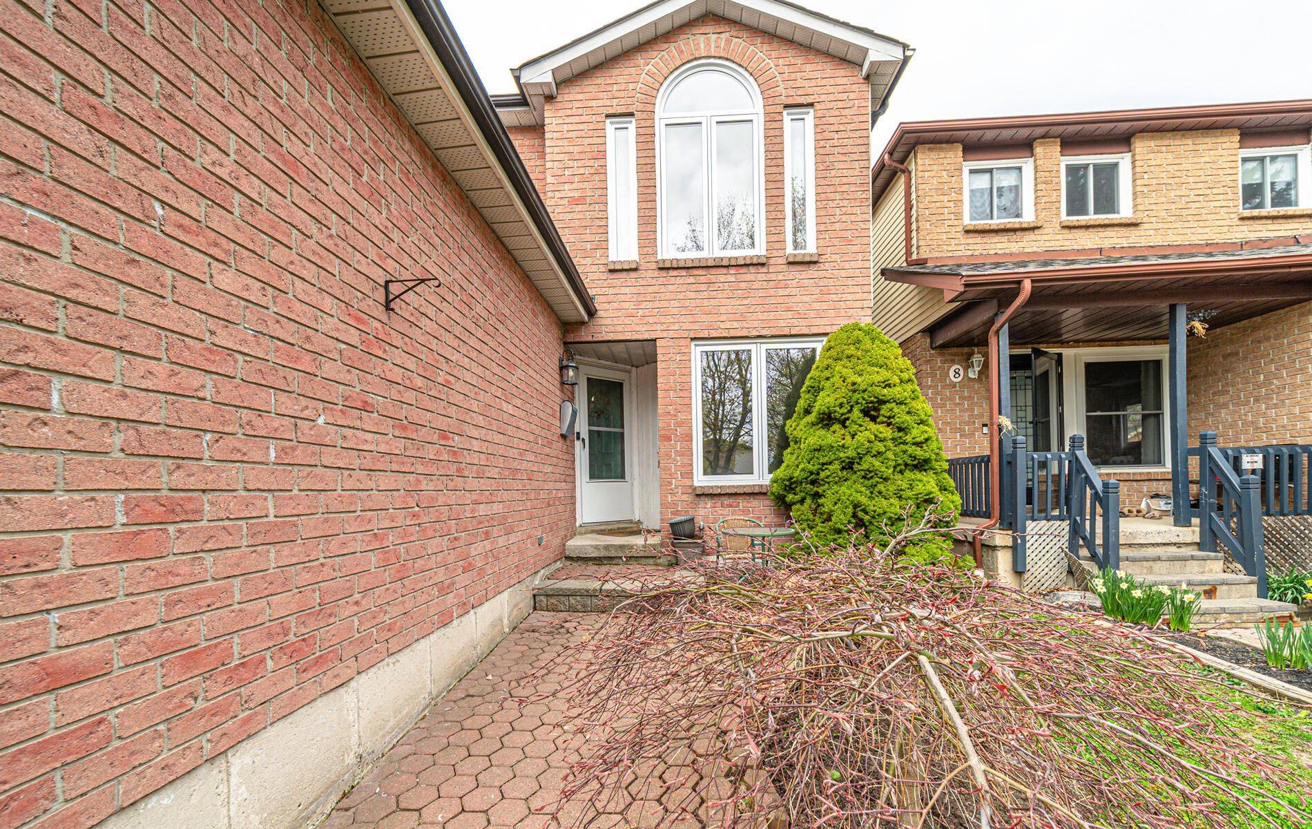 Whitby, ON L1P 1C1,6 Goldring DR