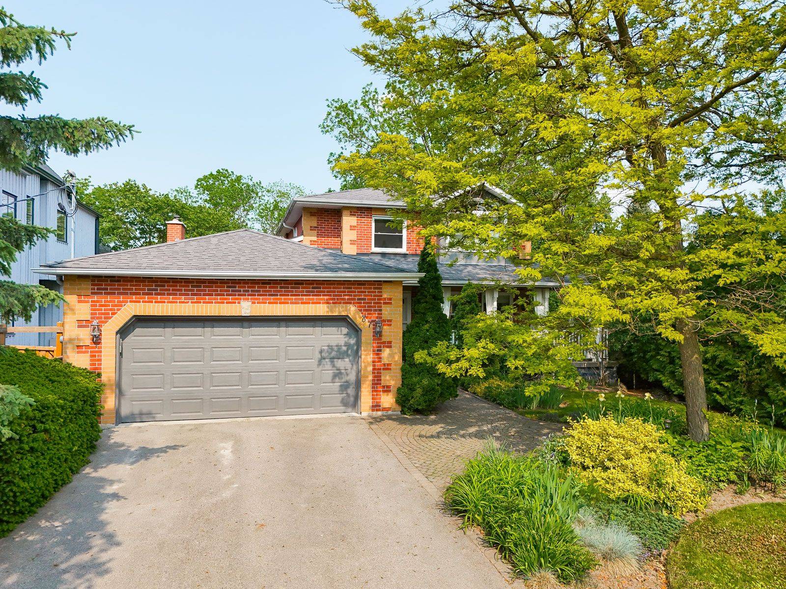 87 George ST, Aurora, ON L4G 2S3