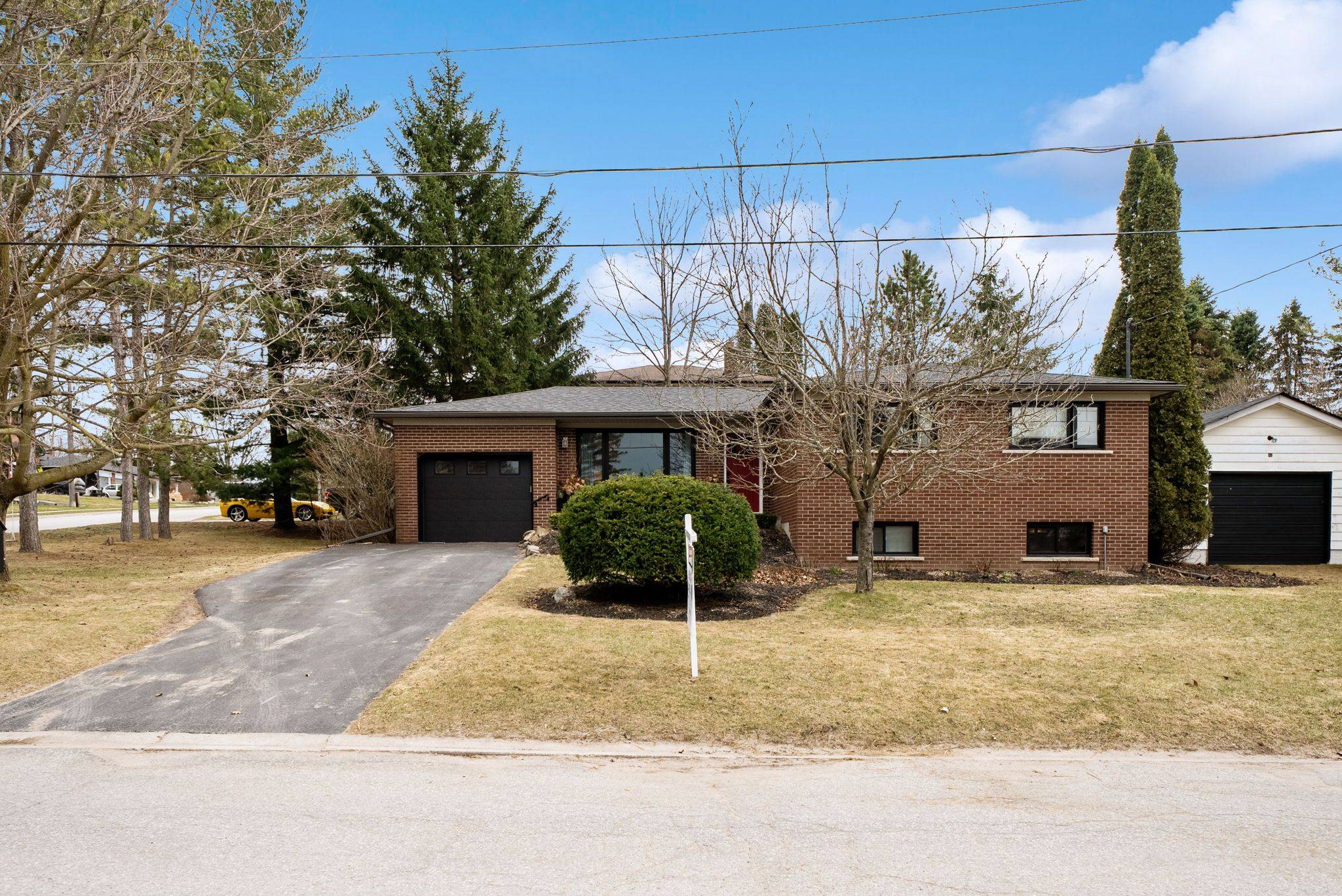 Uxbridge, ON L9P 1H8,12 Joseph ST