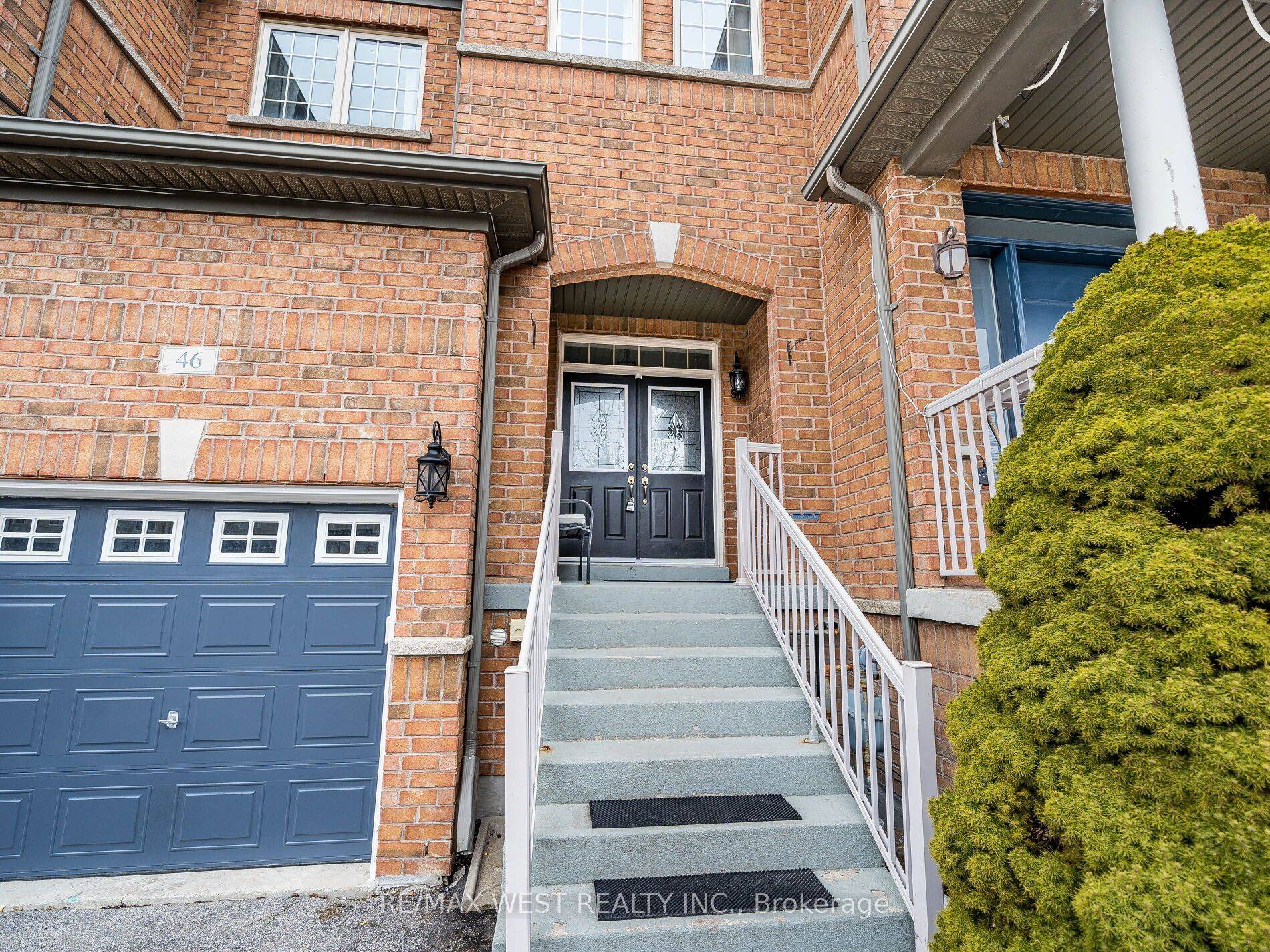 Bradford West Gwillimbury, ON L3Z 2A5,46 Gosnel CIR