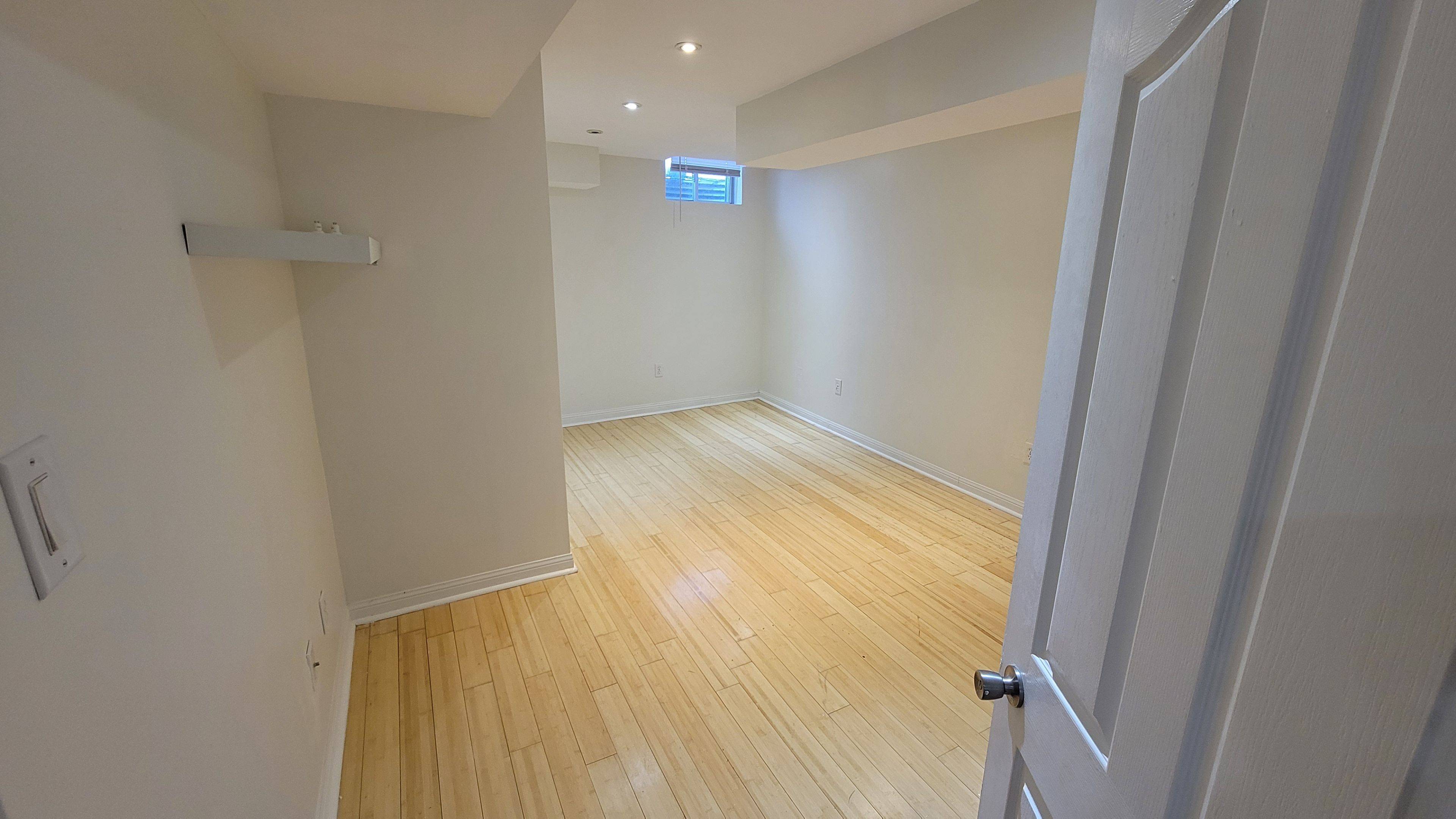 Mississauga, ON L5N 5P7,3298 Cambourne CRES #Bsmt