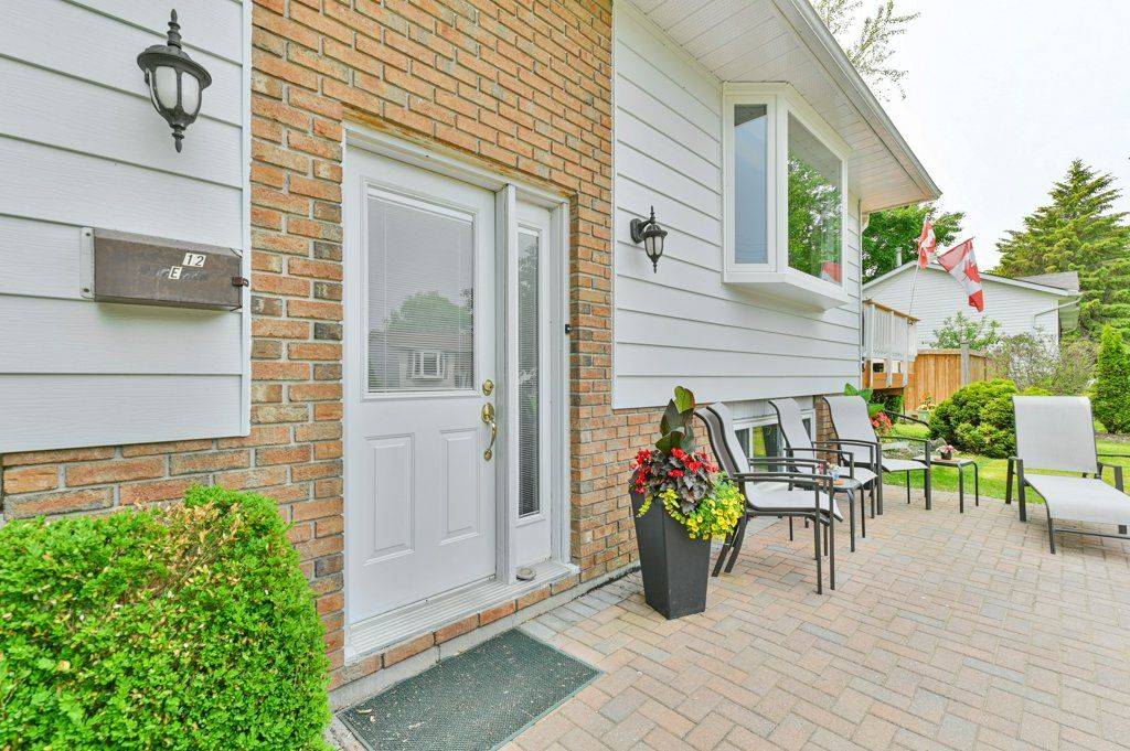 Quinte West, ON K8V 6B5,12 Radeski ST