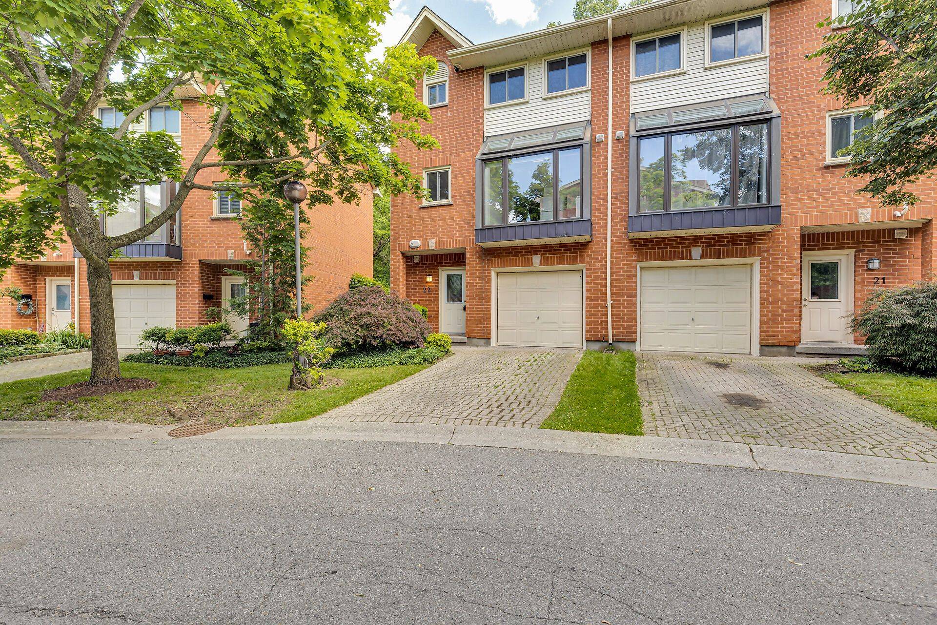 London North, ON N5X 3T9,683 Windermere RD #22