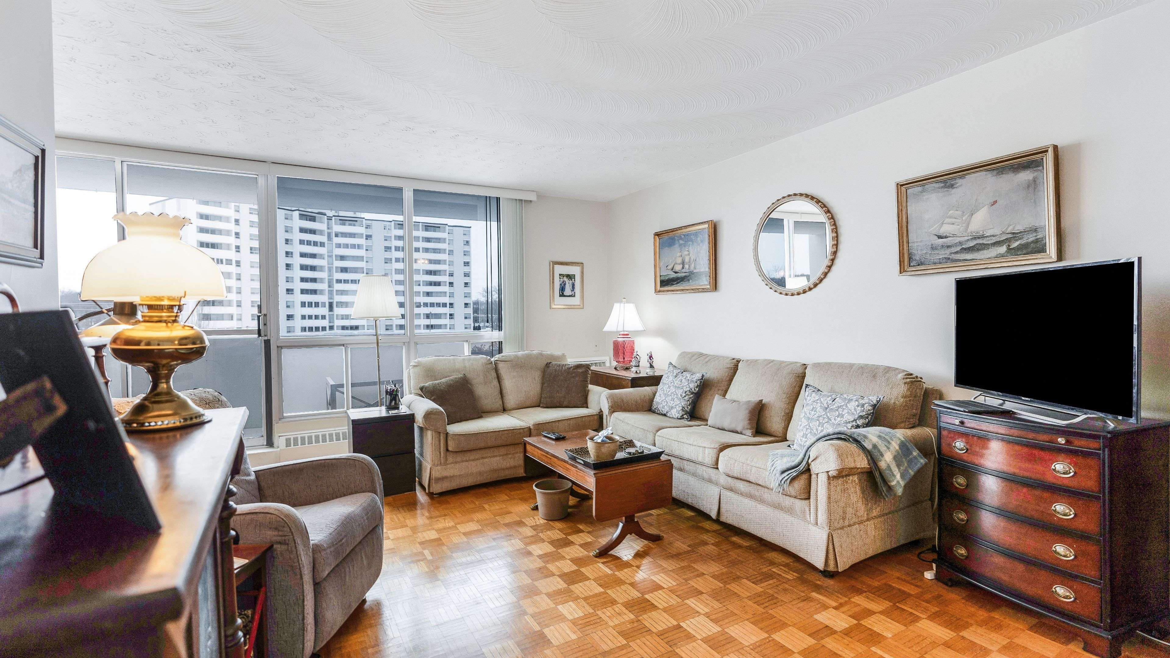 St. Catharines, ON L2T 3G7,15 Towering Heights BLVD #301