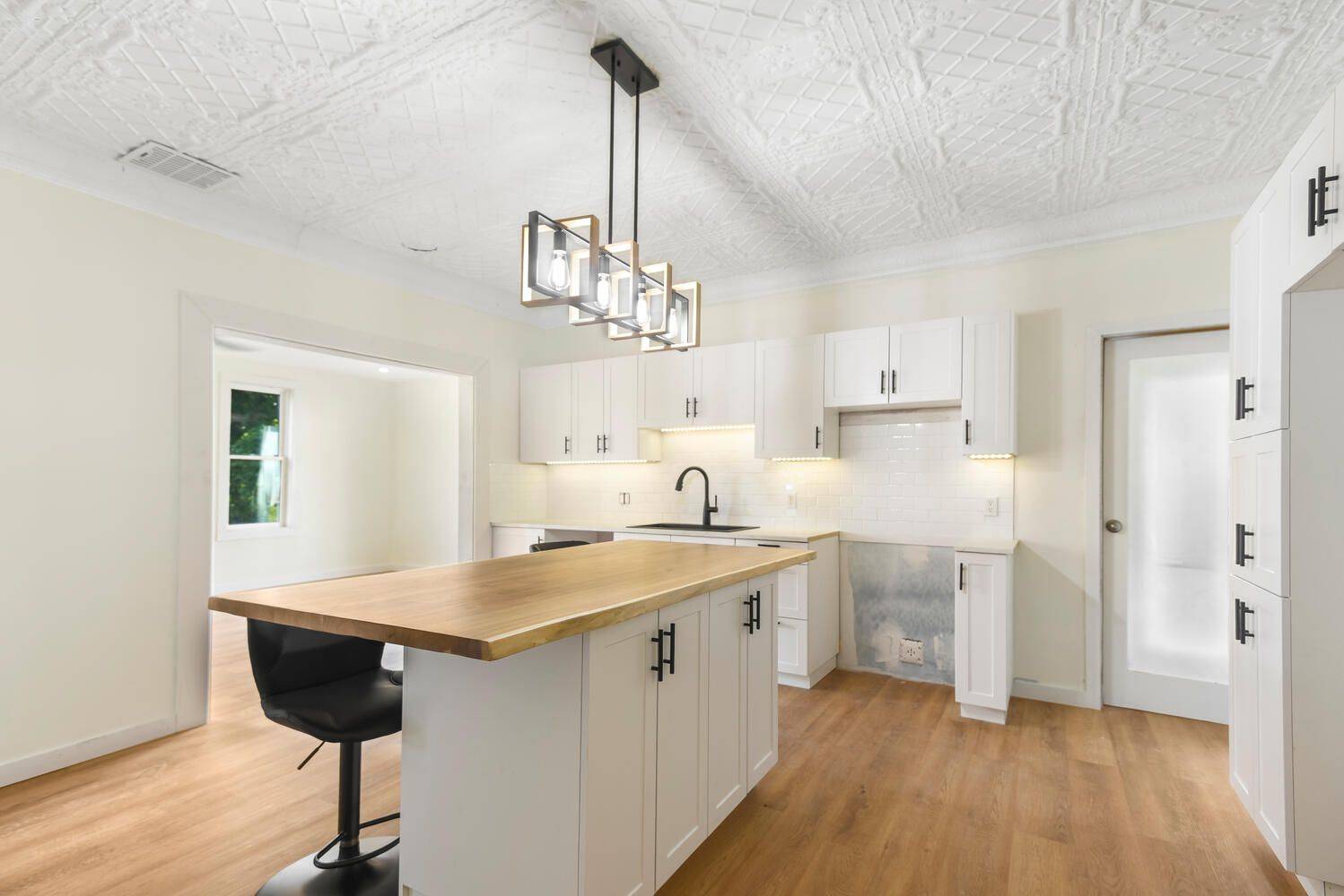Athens, ON K0E 1B0,54 Addison RD