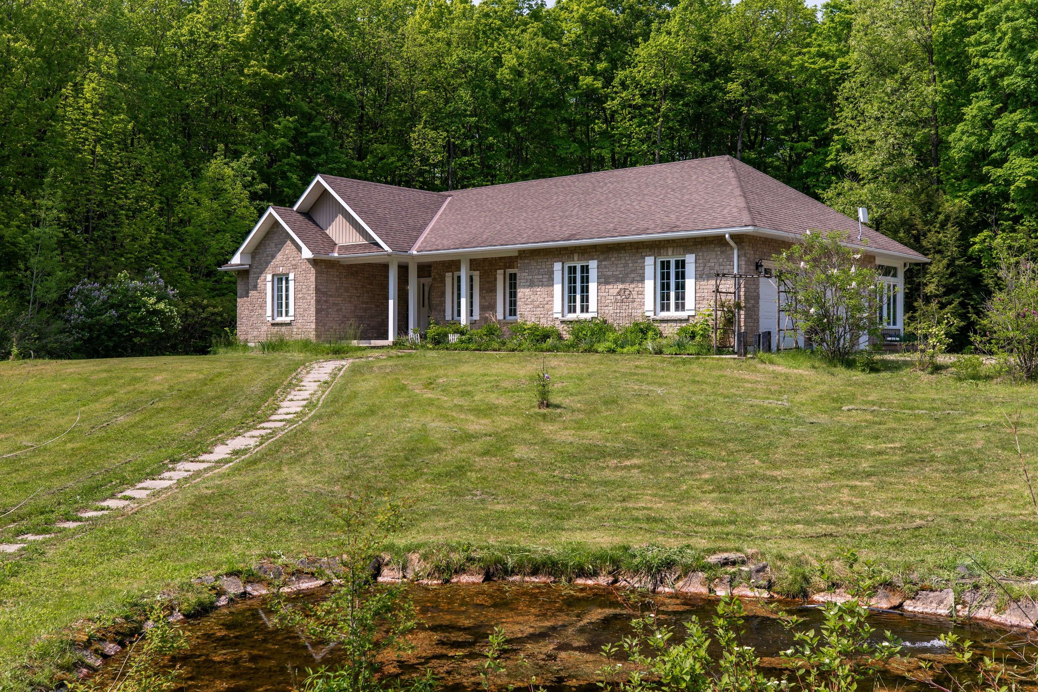 Chatsworth, ON N0H 2V0,215319 Concession 4 RD