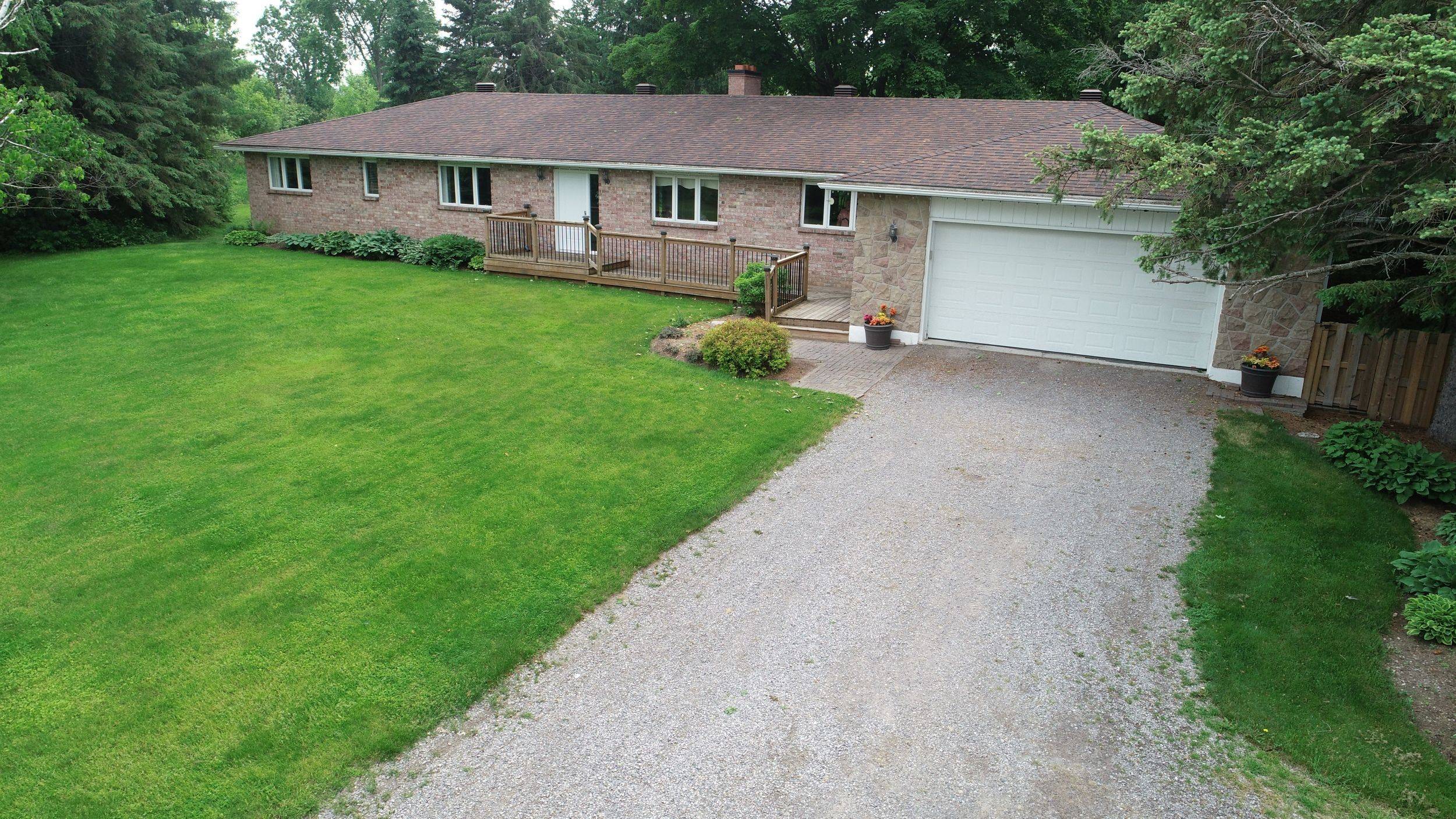 2215 Old Second Line RD,  Kanata,  ON K0A 1T0