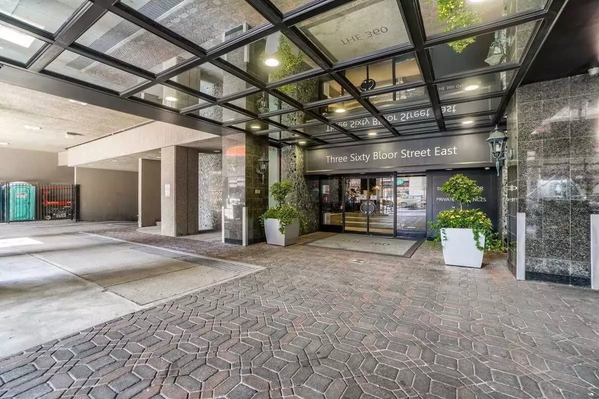 Toronto C09, ON M4W 3M3,360 Bloor ST E #603