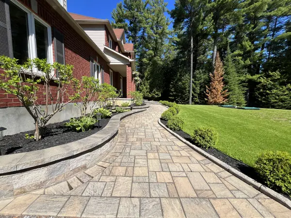 Carp - Huntley Ward, ON K0A 1L0,671 Spruce Ridge RD