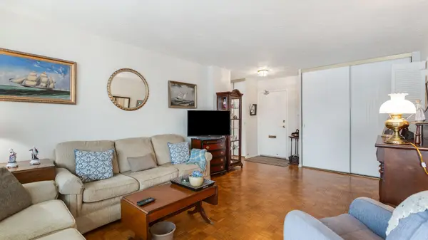 St. Catharines, ON L2T 3G7,15 Towering Heights BLVD #301